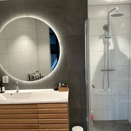 Modern House - Perfect For Holidays In * 베르겐