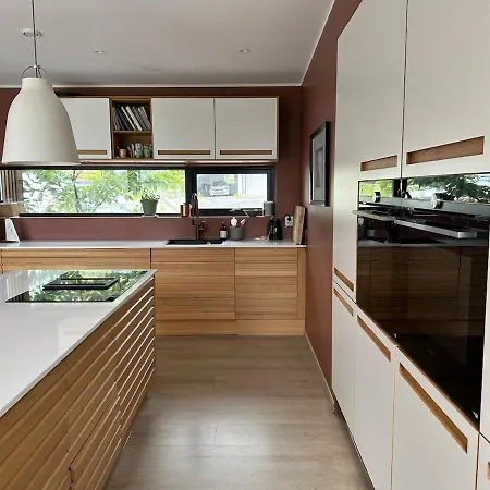 Modern House - Perfect For Holidays In * 베르겐